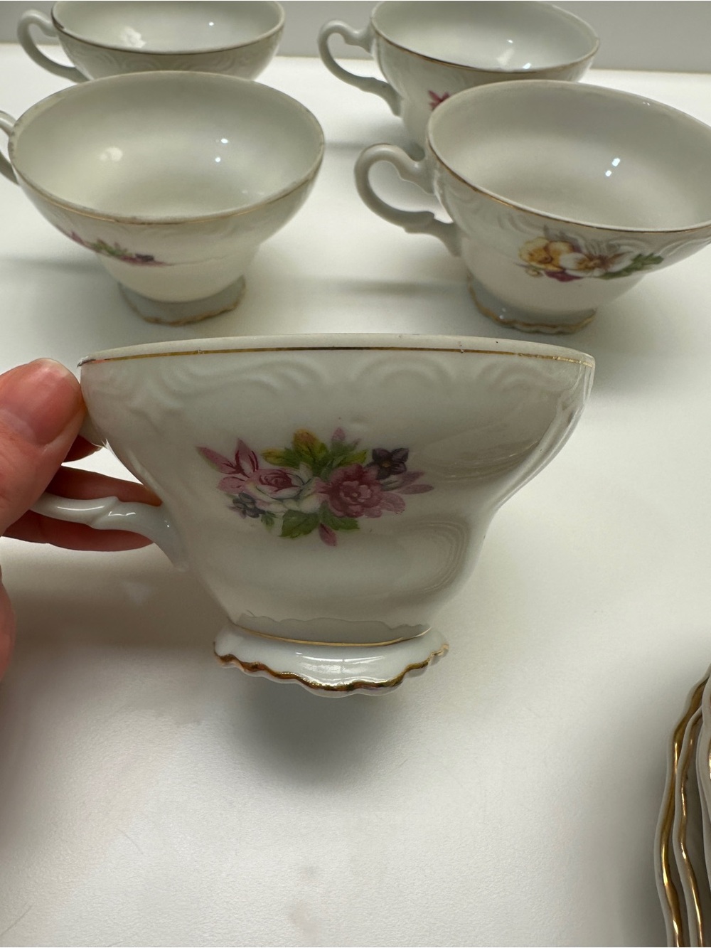 Vintage Floral Teacup with Gold Trim - Pink & Green Bouquet (5 cups, 4 saucers) - Picture 2 of 5